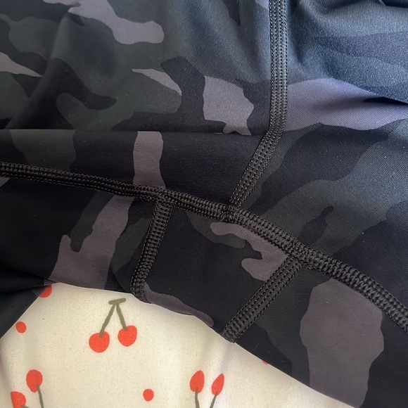 Athleta ultimate stash pocket 7” short - Picture 4 of 5